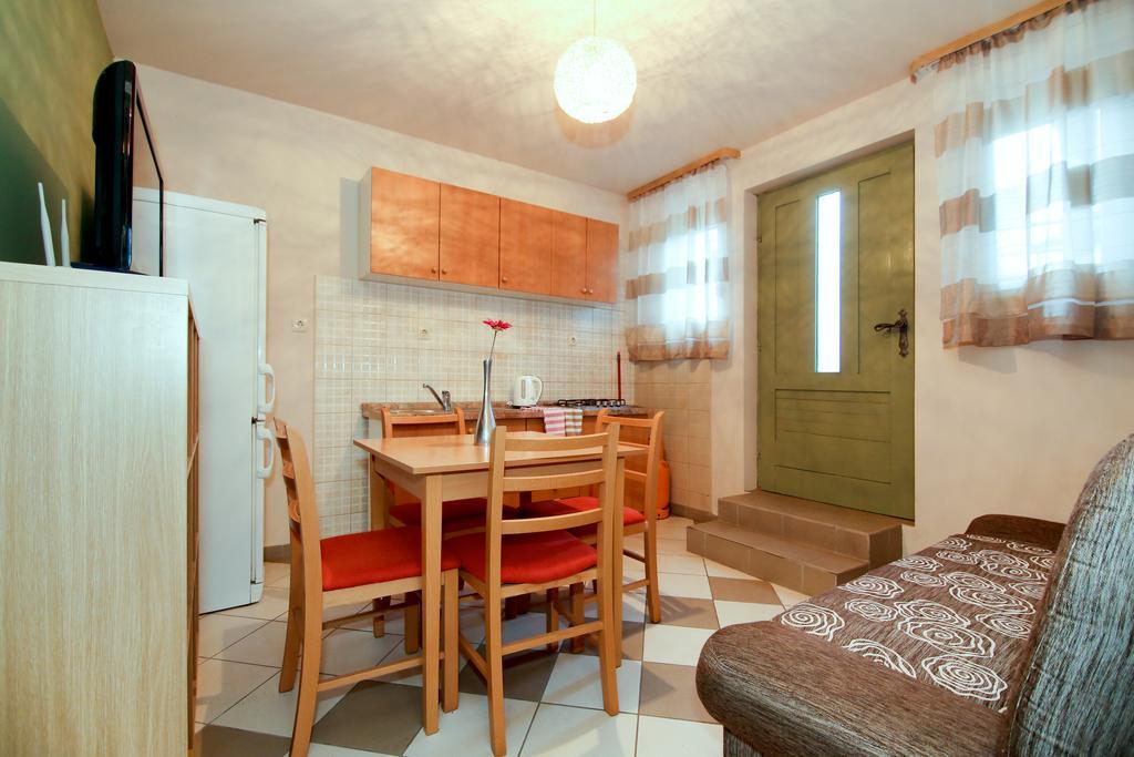 Tiho'S Apartments Сплит Экстерьер фото
