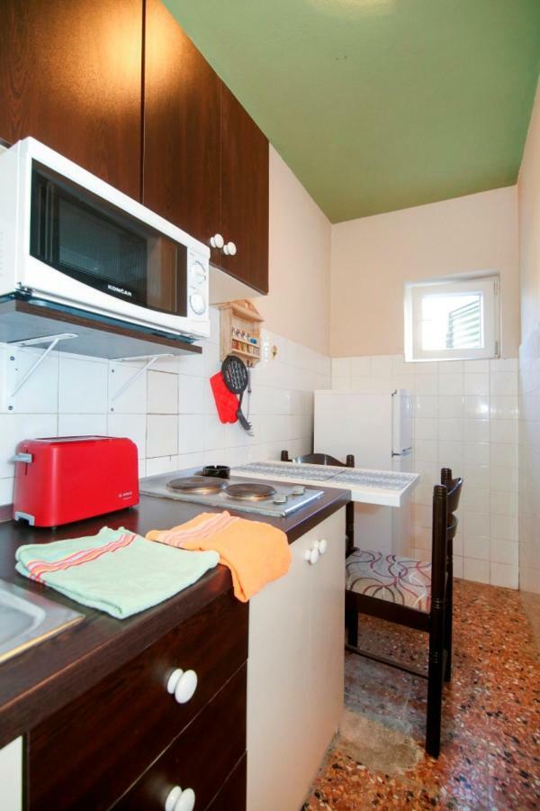 Tiho'S Apartments Сплит Экстерьер фото